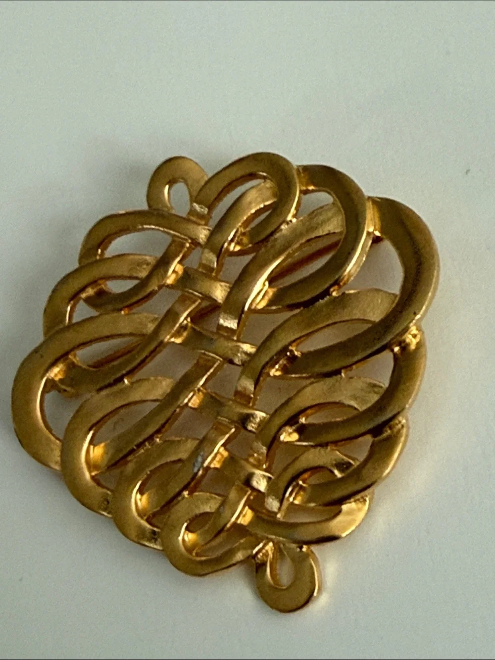 Vintage MMA signed Gold Tone Celtic Knot brooch pin